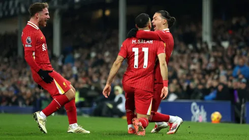 Jogadores do comemorando do Liverpool. Juventus prepara oferta por atacante do clube inglês. Foto: Alex Pantling
