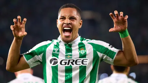 Vitor Roque é alvo do Palmeiras (Photo by Fran Santiago/Getty Images)