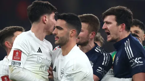 Com apenas 17 anos, o jovem meia-atacante já atrai Arsenal, Manchester United e outros clubes de elite, tornando-se um dos nomes mais cobiçados do mercado. (Foto de Alex Pantling/Getty Images)