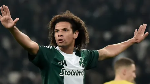 Rival do Flamengo topa pagar R$ 12 milhões para anunciar Willian Arão nos próximos dias. (Photo by Milos Bicanski/Getty Images)