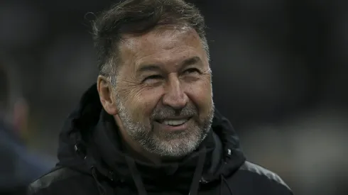 Santos volta atrás e aceita vender jogador ao Corinthians de Augusto Melo. (Photo by Ricardo Moreira/Getty Images)