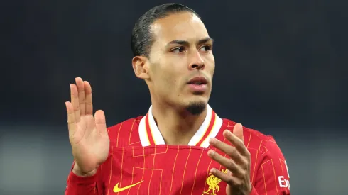 Virgil van Dijk em partida do Liverpool contra o Everton na Premier League