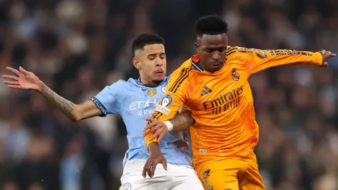 Em um dos jogos mais aguardados da temporada, Real Madrid e Manchester City se enfrentam no Santiago Bernabéu pela volta das oitavas de final da Champions League. Após vencer na ida por 3 a 2, os merengues jogam pelo empate, enquanto os Citizens precisam da vitória para seguir vivos no torneio. (Foto de Carl Recine/Getty Images)