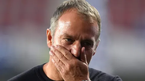 Barcelona coloca três promessas na lista após aprovação de Hansi Flick