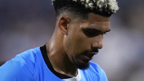 Barcelona pode perder Ronald Araújo para gigante da Premier League.