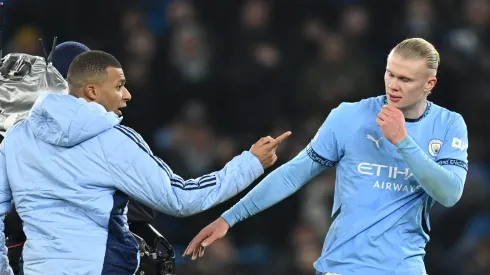 Mbappé cumprimenta Haaland após jogo entre Real e City. Foto: Michael Regan/Getty Images