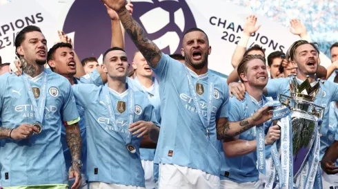 Jogadores do Manchester City comandados pelo técnico Pep Guardiola (Photo by Naomi Baker/Getty Images)