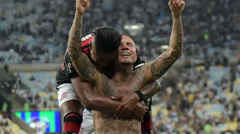 Everton Cebolinha comemora gol marcado pelo Flamengo em partida diante do Vasco. Foto: AGIF / Alamy Stock Photo