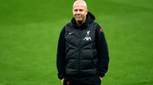 Arne Slot, técnico do Liverpool (Photo by Dan Istitene/Getty Images)