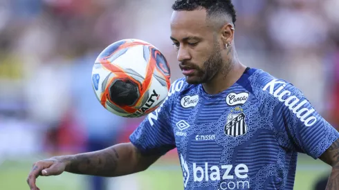 Neymar, camisa 10 do Santos  (Photo by Alexandre Schneider/Getty Images)