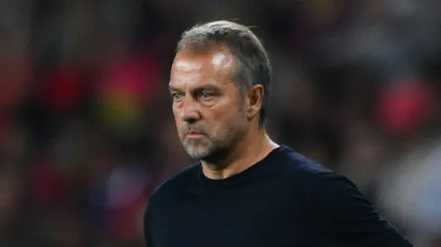 Barcelona negocia venda para o Atlético de Madrid com aval de Hansi Flick.