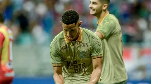 Thiaguinho comemora gol pelo Bahia. Foto: Associated Press / Alamy Stock Photo