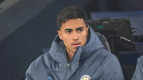 Vitor Reis busca primeiras oportunidades no City. Foto: Michael Regan/Getty Images