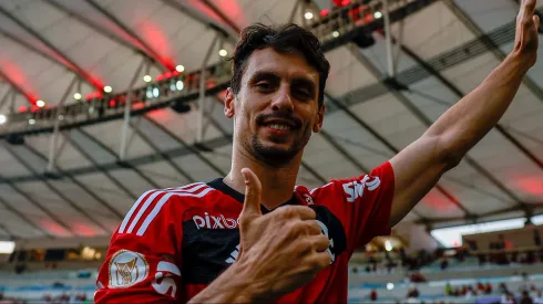 Ex-Flamengo, Rodrigo Caio encaminha acerto com novo clube brasileiro após deixar o Grêmio.(Photo by Buda Mendes/Getty Images)