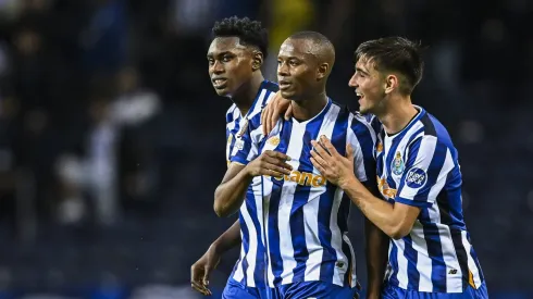 O espanhol de 20 anos desperta interesse de grandes clubes da Premier League, incluindo Chelsea e Arsenal. (Foto de Octavio Passos/Getty Images)