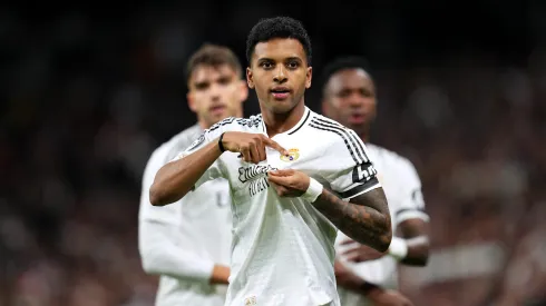 Rodrygo, atleta do Real Madrid em campo (Photo by Aitor Alcalde/Getty Images)