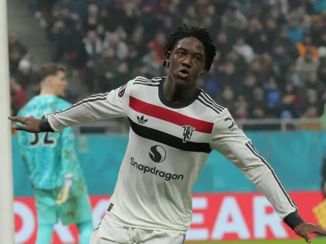 Mainoo negocia renovação enquanto Chelsea avalia proposta