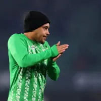 Vitor Roque minimiza sintético e revela “puxão de orelha” de Abel Ferreira