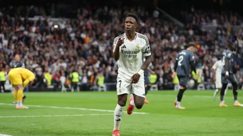 Vinicius Jr. deu show e foi elogiado (Photo by Florencia Tan Jun/Getty Images)