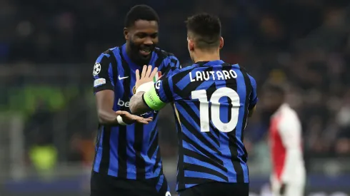 Marcus Thuram e Lautaro Martinez  em jogo da Inter de Milão