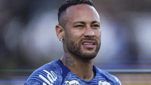 Neymar, camisa 10 do Santos em treinamento  (Photo by Alexandre Schneider/Getty Images)