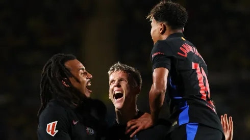 Koundé, Olmo e Lamine Yamal pelo Barcelona (Photo by Florencia Tan Jun/Getty Images)