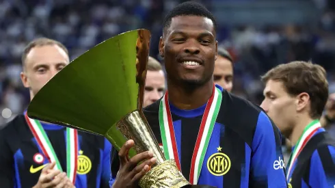 Denzel Dumfries da Inter de Milão, alvo do Chelsea (Photo by Marco Luzzani/Getty Images)