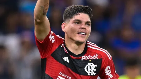 Palmeiras busca novo lateral-esquerdo.