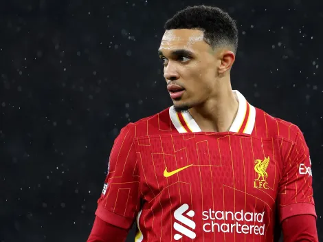 Liverpool tem interesse em Ola Aina, lateral do Nottingham Forest, para substituir Arnold