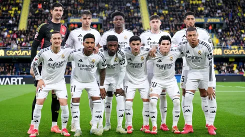 Elenco do Real Madrid em campo (Photo by Aitor Alcalde/Getty Images)