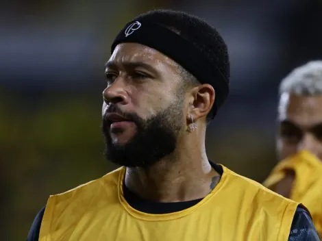 Depay é convocado pela Holanda mesmo com polêmicas no Corinthians