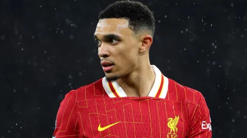 Barcelona tenta acordo de última hora com Alexander-Arnold e recebe resposta imediata do lateral (Photo by Alex Pantling/Getty Images)