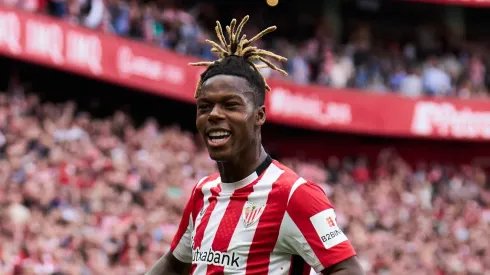 O Barcelona segue em busca de um ponta-esquerda para reforçar seu elenco, após não conseguir contratar Nico Williams na última janela. (Foto de Juan Manuel Serrano Arce/Getty Images)