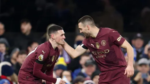 O Manchester City planeja uma reformulação significativa em seu elenco após uma temporada abaixo das expectativas. (Foto por Alex Pantling/Getty Images)