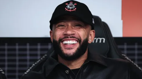 Corinthians não vai parar em Memphis Depay e quer assinar com mais um atacante do exterior.