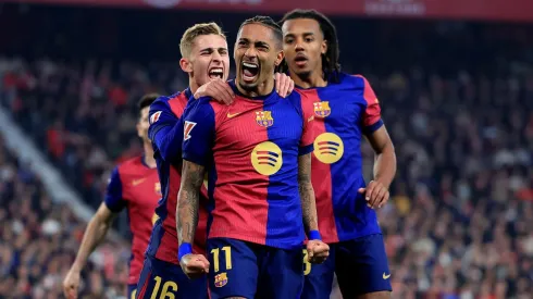 Com a possível saída de Ousmane Dembélé, o PSG busca reforços para manter seu crescimento na temporada. (Foto de Fran Santiago/Getty Images)