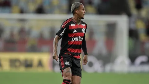 Wesley jogador do Flamengo durante partida contra o Fluminense