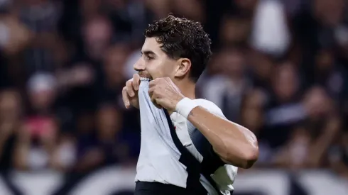 Torcida do Corinthians repercute título do Ceará com gol de Pedro Raul.