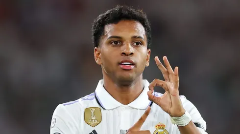 Pai de Rodrygo se reúne com gigante da Inglaterra. (Photo by Fran Santiago/Getty Images)