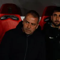 Hansi Flick dá resposta definitiva ao Barcelona após proposta por renovação de contrato