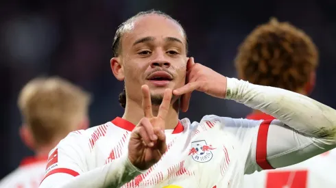 A estrutura de negociação dos jogadores garante ao clube francês uma participação nos lucros, destacando a importância das cláusulas de venda futura no futebol moderno. (Foto por Maja Hitij/Getty Images)