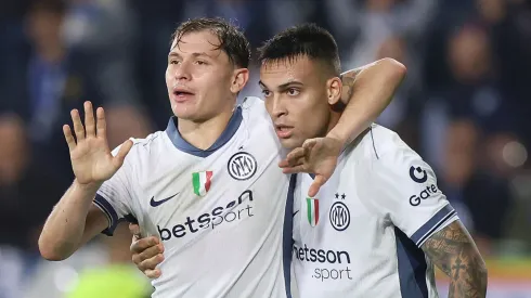 Nicolò Barella e Lautaro Martínez em jogo da Inter de Milão