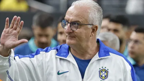 Dorival Júnior pode assumir o comando de rival do Flamengo após deixar a Seleção Brasileira. (Photo by Kevork Djansezian/Getty Images)