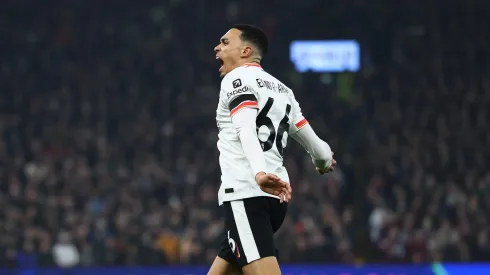 Arnold, do Liverpool, no Real Madrid ganha aprovação de ídolo do United.