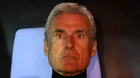 Salário de R$ 2,5 milhões por mês: Luís Castro se anima para assumir gigante brasileiro. (Photo by Yasser Bakhsh/Getty Images)