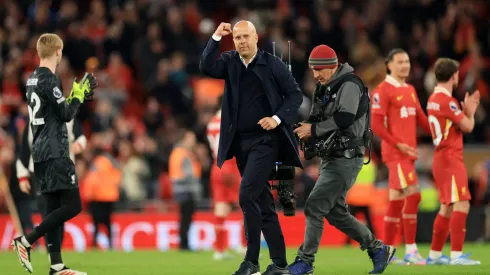 Arne Slot, técnico do Liverpool (Photo by Carl Recine/Getty Images)