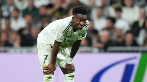 Vini Jr perde pĂȘnalti no Real Madrid e Mamardashvili faz relato inesperado.