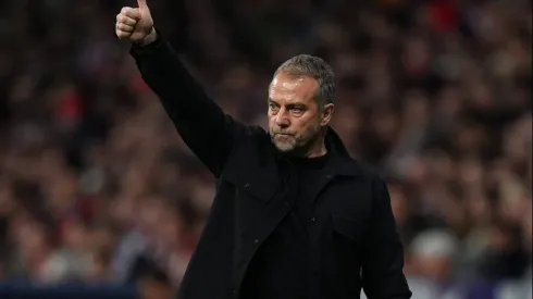 Hansi Flick muda '10' no time para Champions League. Foto: Angel Martinez/Getty Images