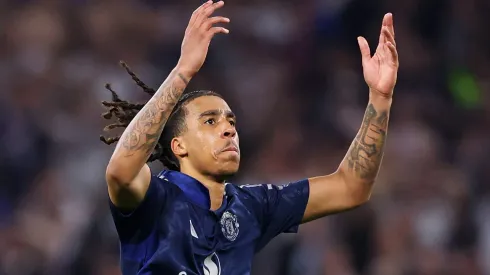 Leny Yoro, jogador do Manchester United (Photo by Michael Steele/Getty Images)