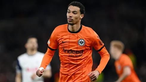 Hugo Ekitike em jogo do Eintracht Frankfurt. Foto: Shaun Botterill
